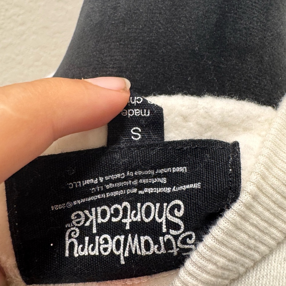 Berry & Bright Cream Holiday Graphic Sweatshirt - Picture 3 of 3